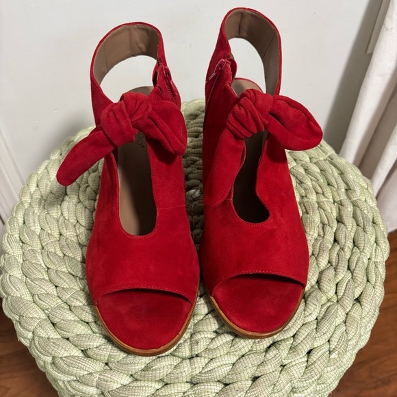 Bernardo Luna Bow Red Suede Peep Toe Round Wood Heel Shooties Sandals - Picture 7 of 11